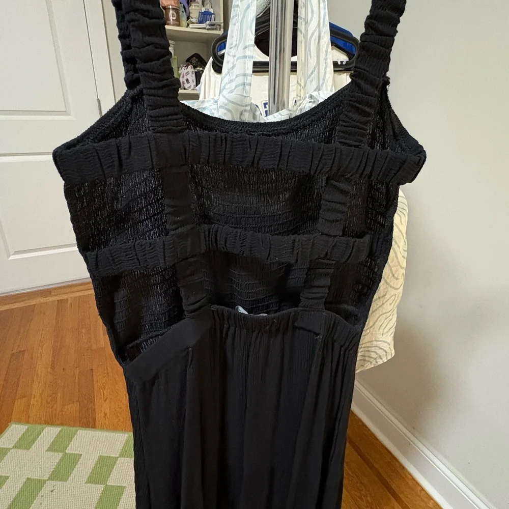 Elegant Black Maxi Dress - Picture 3 of 3